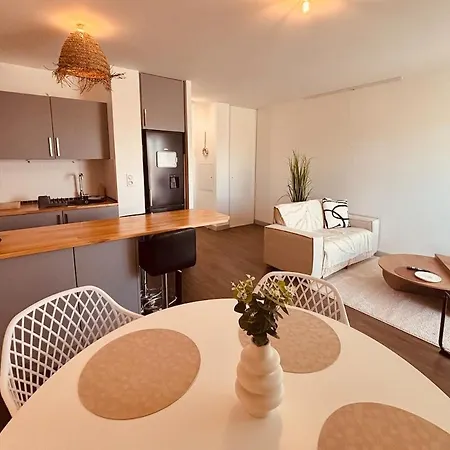 Bel Neuf Pres Du Golf Apartmán *